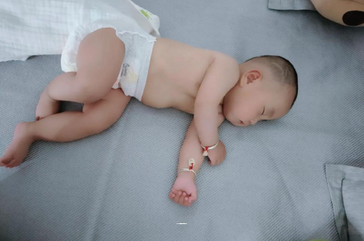 莱州1岁宝宝可以吃盐吗